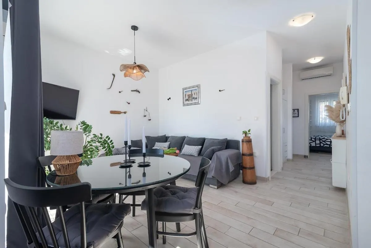 Apartman Spiro Trogir 0*,